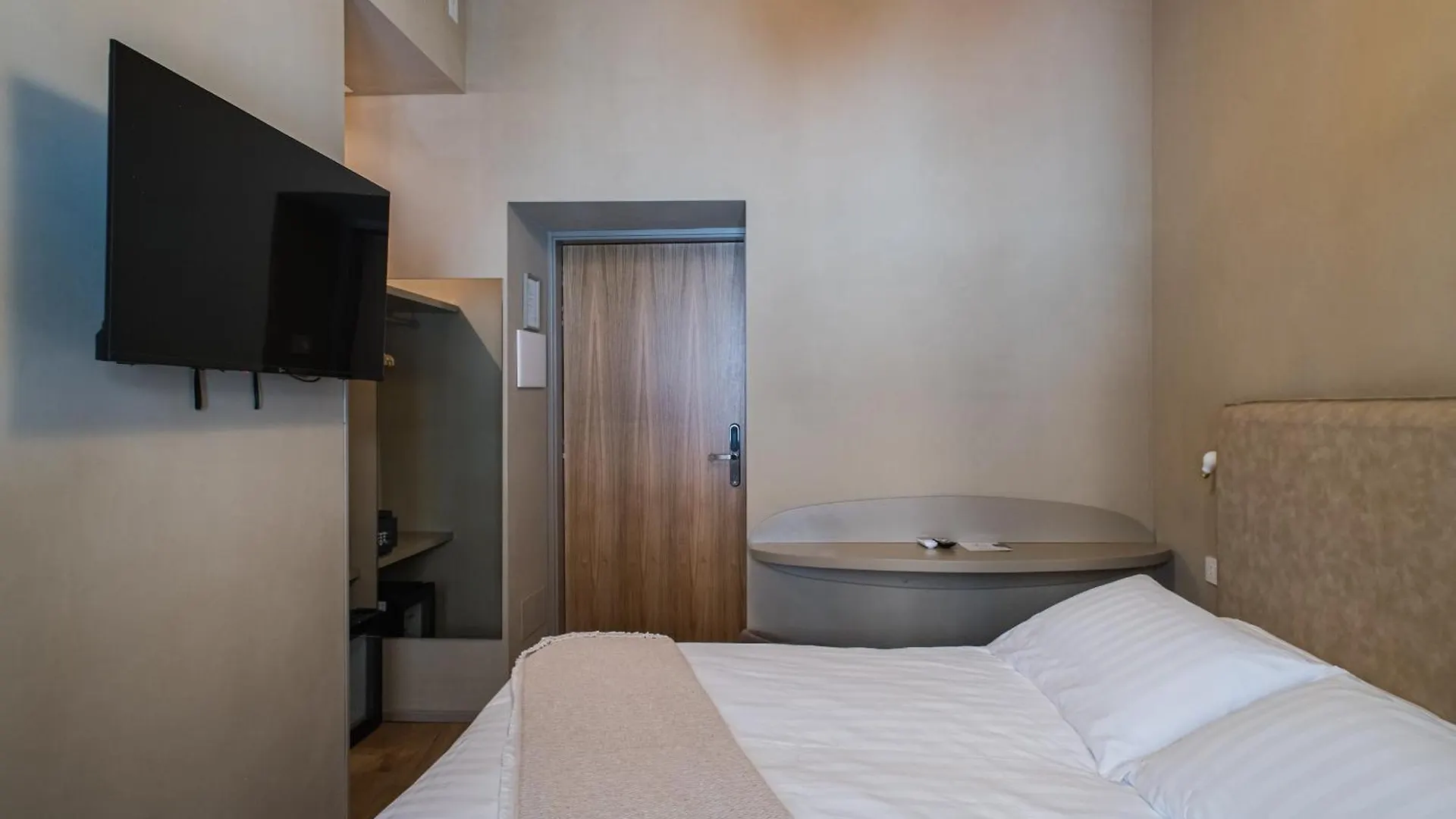163 Boutique Hotel Рим